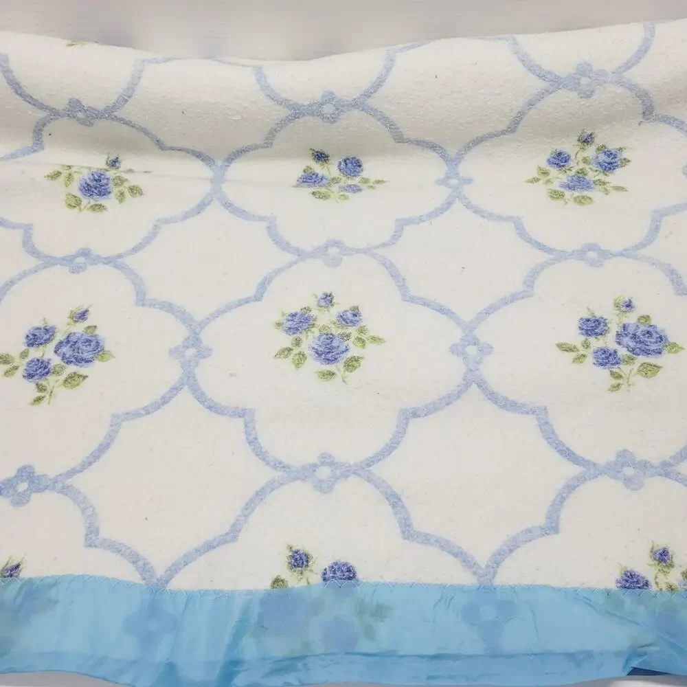 Vintage Twin Sized Floral Satin Trim Fleece Blanket Blue Rose Moroccan Printed